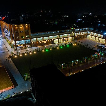 The Bodhi Palace Resort Bodh Gaya Exterior foto