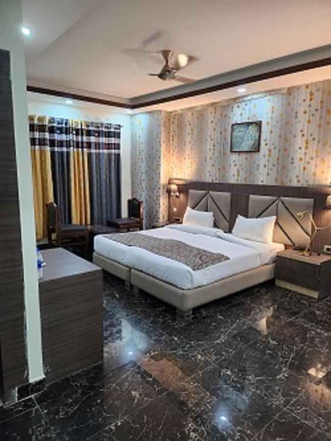 The Bodhi Palace Resort Bodh Gaya Exterior foto