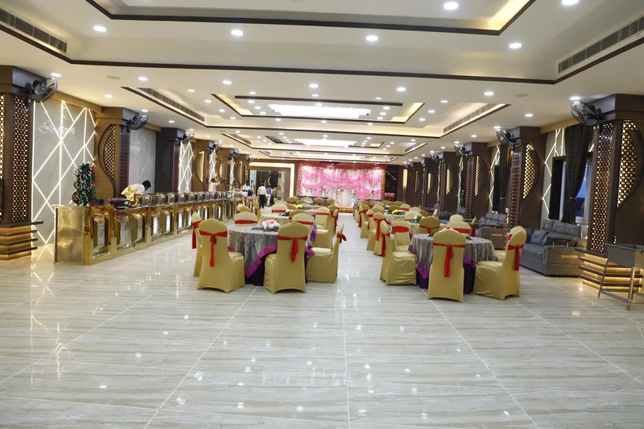 The Bodhi Palace Resort Bodh Gaya Exterior foto