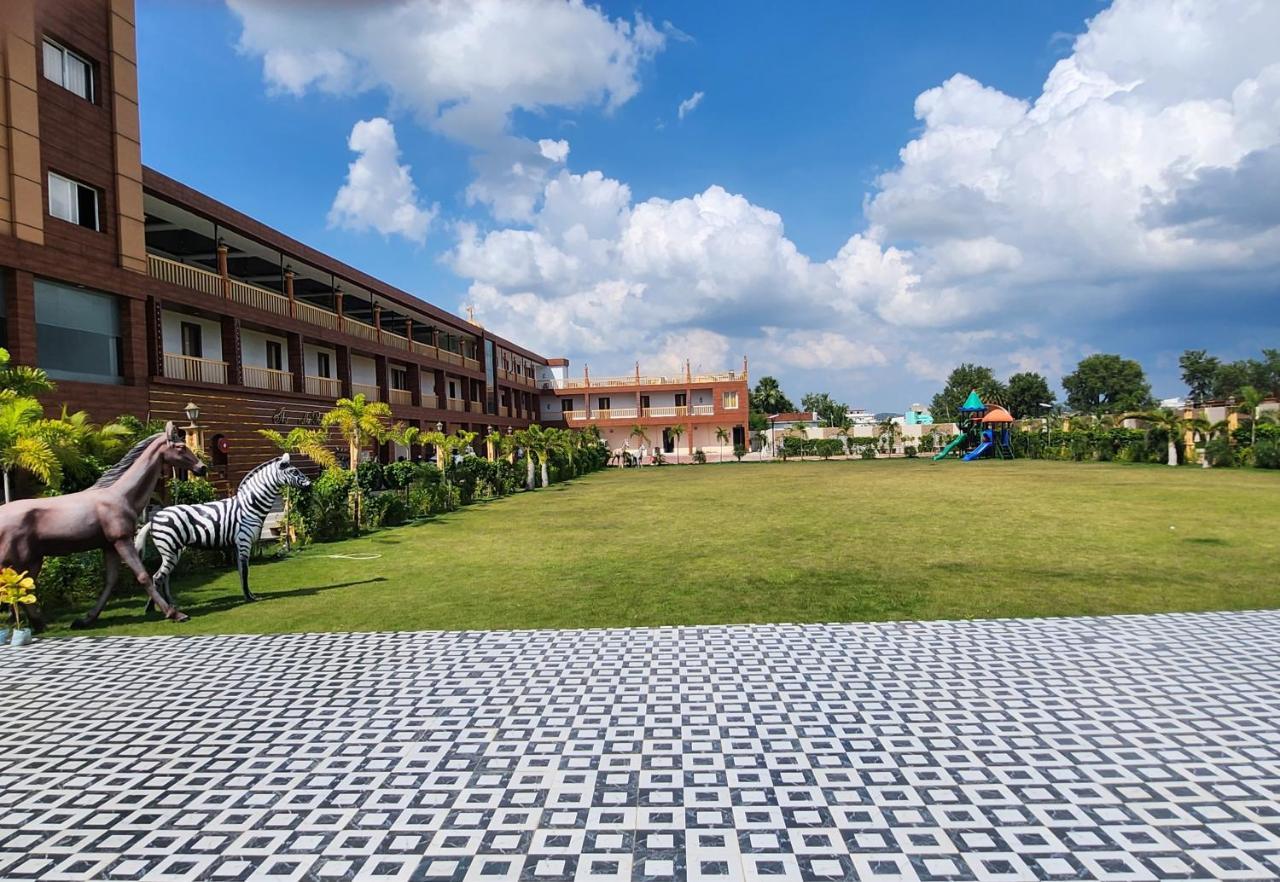 The Bodhi Palace Resort Bodh Gaya Exterior foto