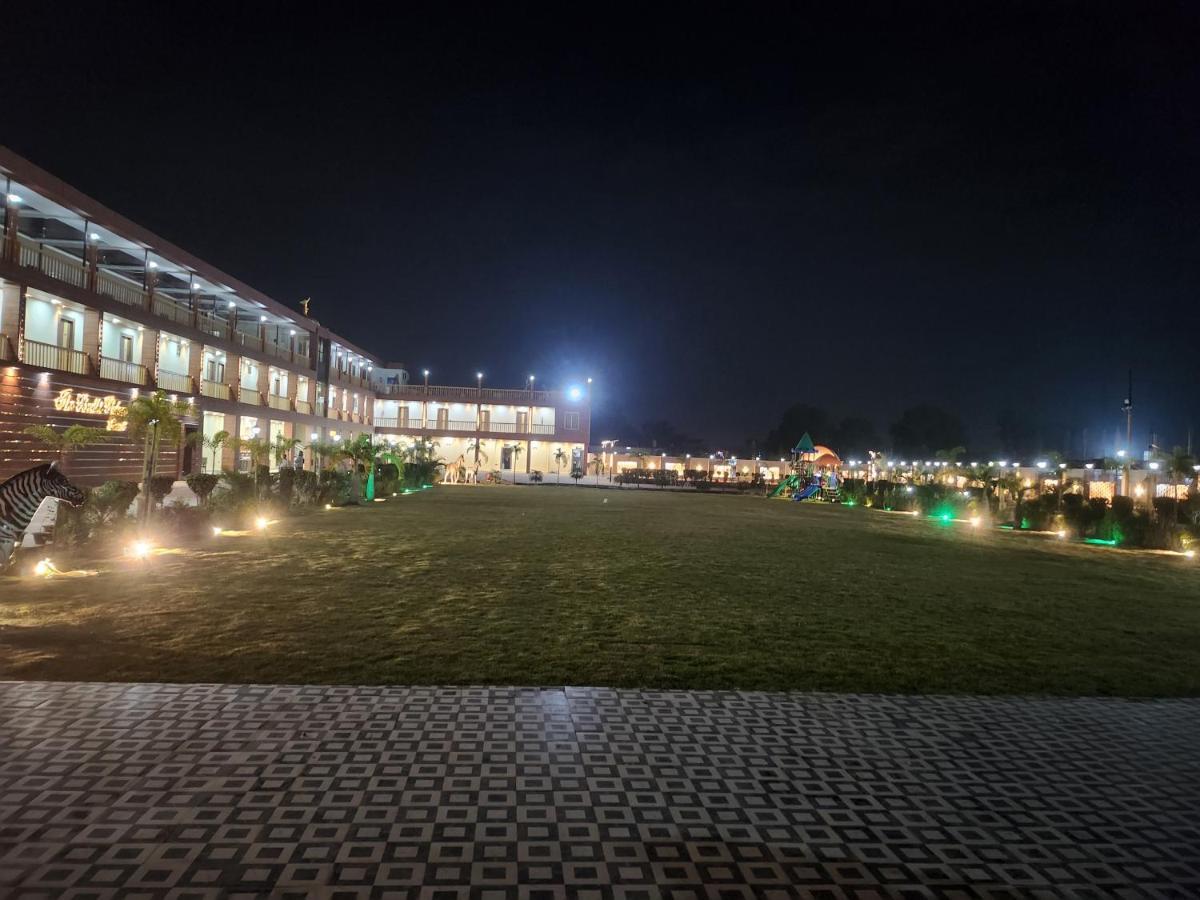 The Bodhi Palace Resort Bodh Gaya Exterior foto