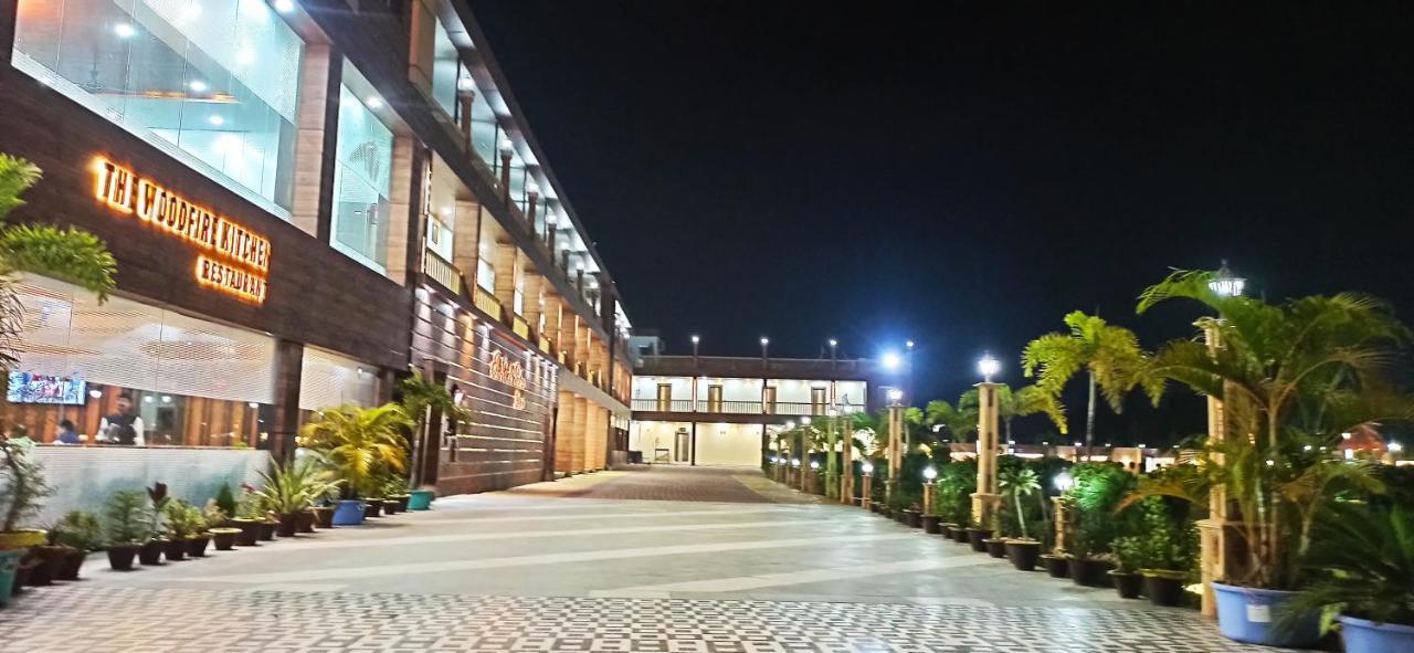 The Bodhi Palace Resort Bodh Gaya Exterior foto