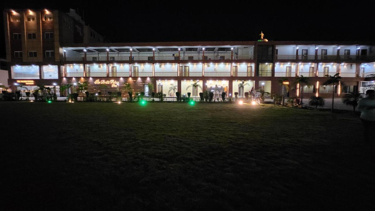 The Bodhi Palace Resort Bodh Gaya Exterior foto