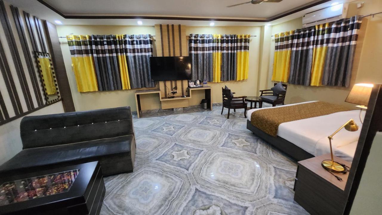 The Bodhi Palace Resort Bodh Gaya Exterior foto