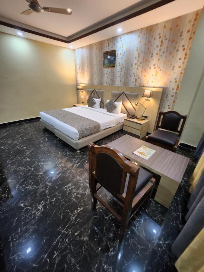 The Bodhi Palace Resort Bodh Gaya Exterior foto