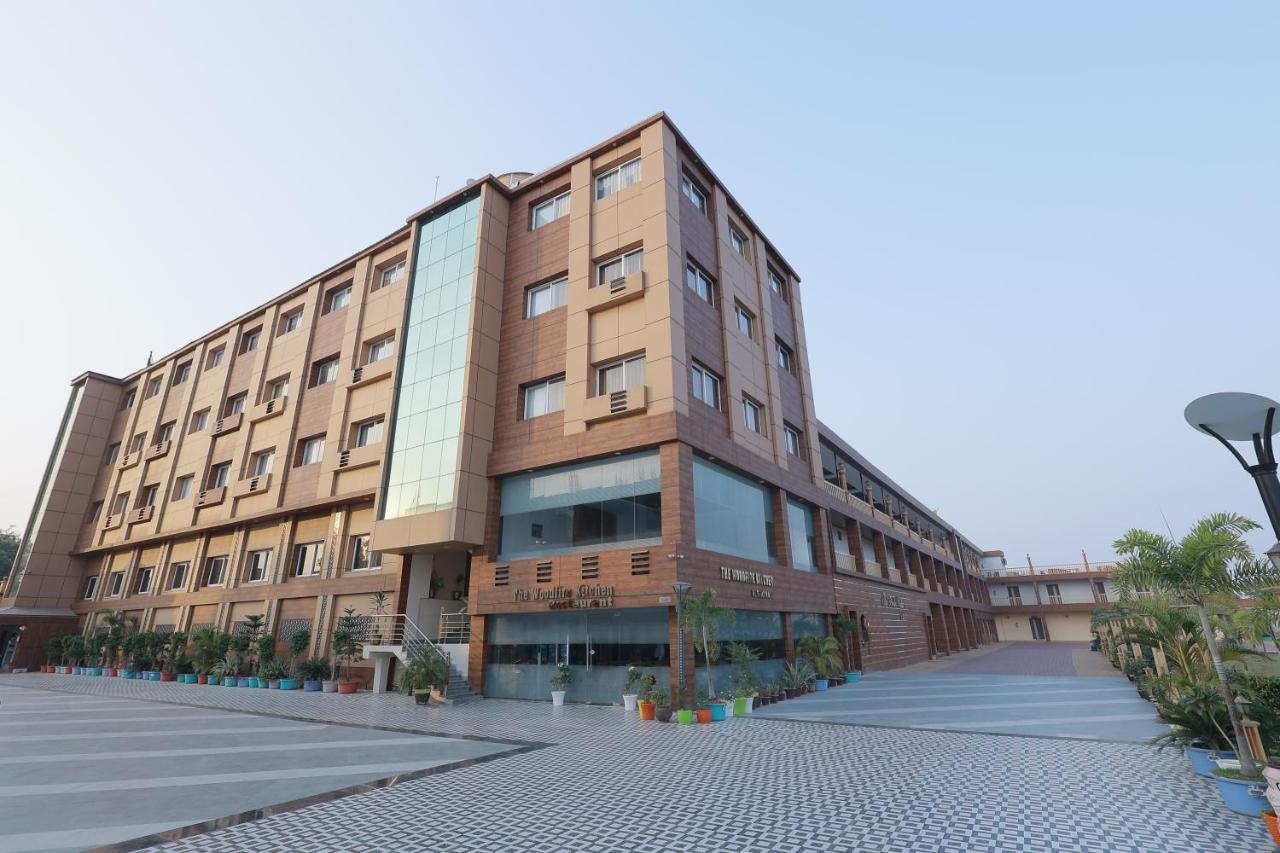 The Bodhi Palace Resort Bodh Gaya Exterior foto