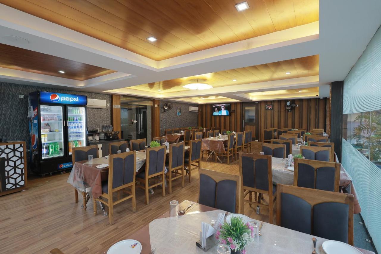 The Bodhi Palace Resort Bodh Gaya Exterior foto