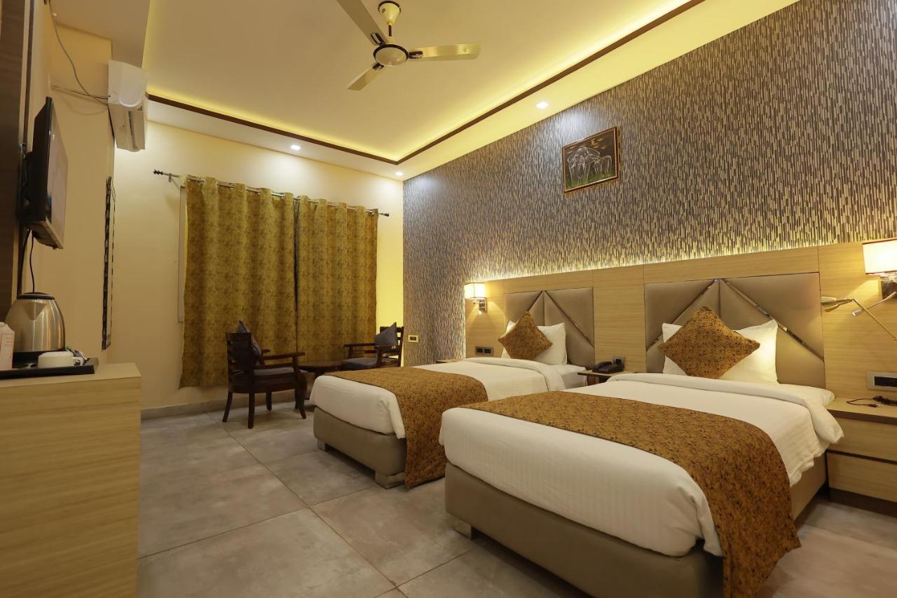 The Bodhi Palace Resort Bodh Gaya Exterior foto