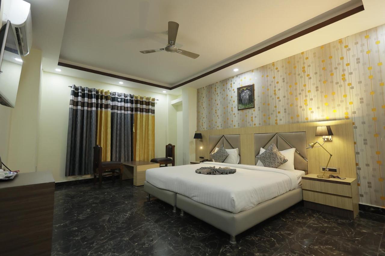 The Bodhi Palace Resort Bodh Gaya Exterior foto