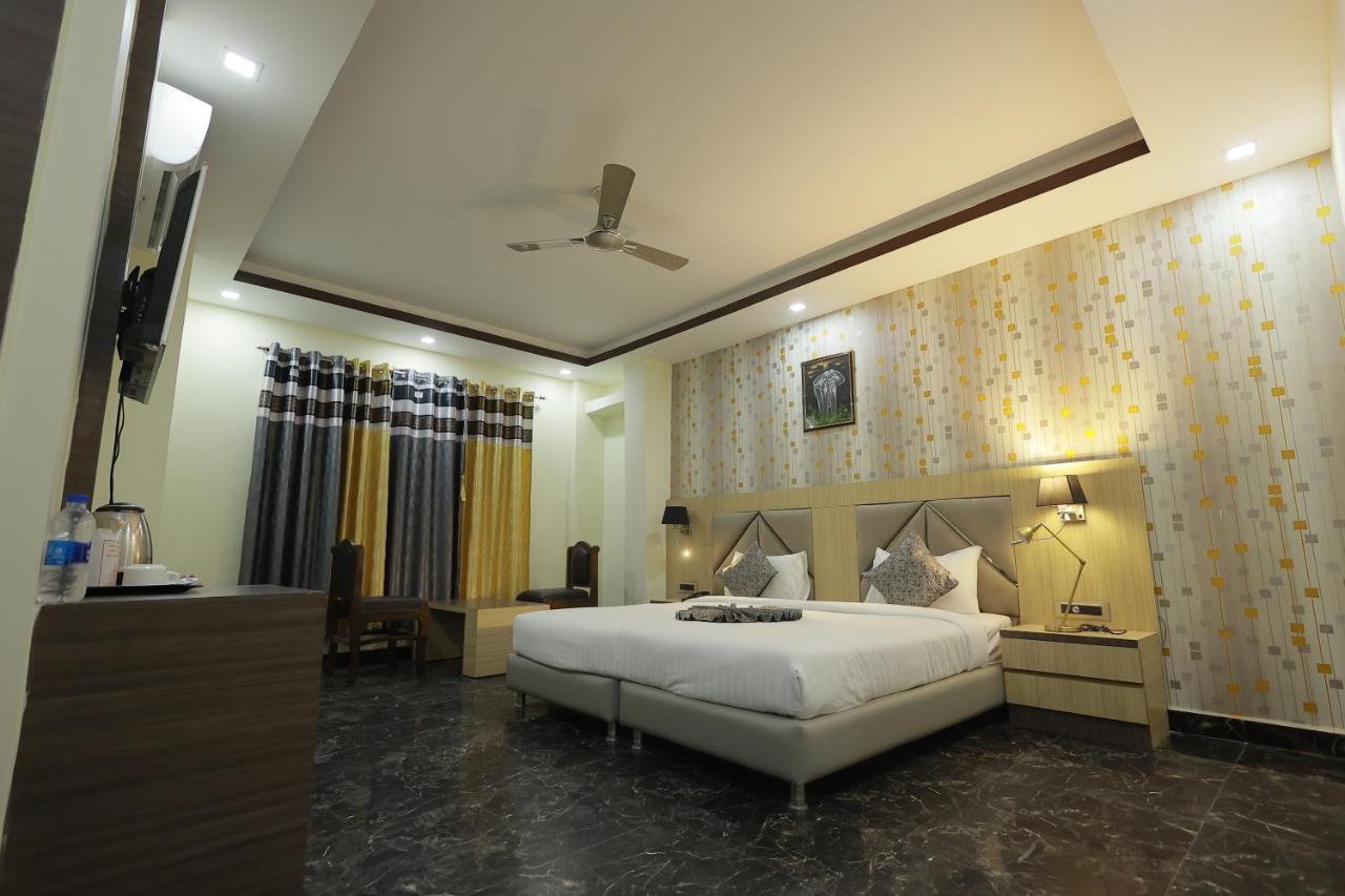 The Bodhi Palace Resort Bodh Gaya Exterior foto