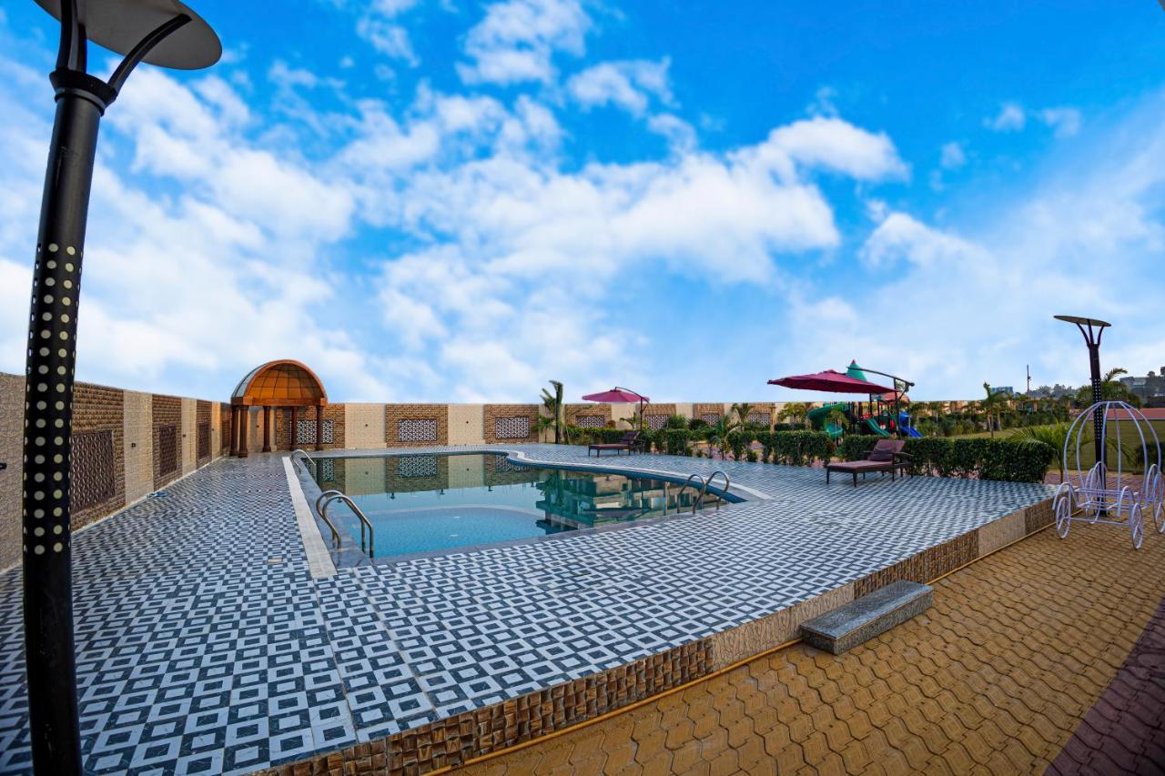 The Bodhi Palace Resort Bodh Gaya Exterior foto